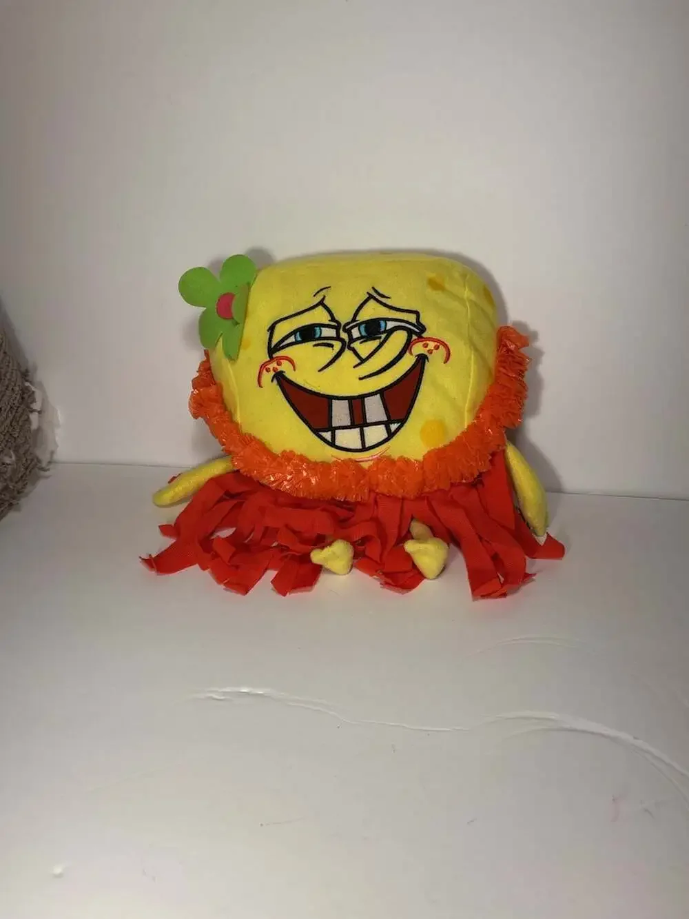 Vintage 2004 Nanco SpongeBob SquarePants Hawaiian Hula Lei Flower Plush